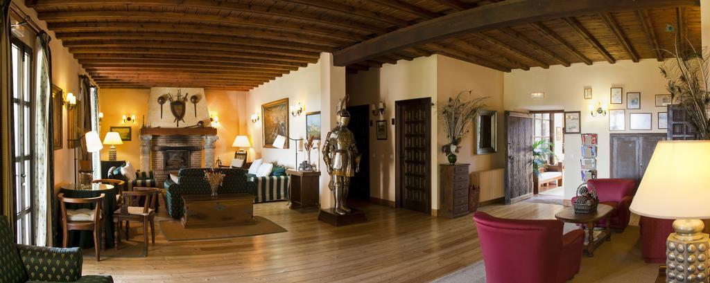 Posada Real Del Pinar Pozal De Gallinas Bagian luar foto
